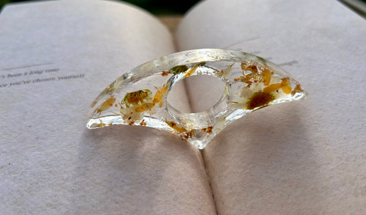 Pressed Floral Resin Thumb Page Holder - White/Orange