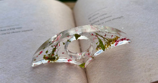 Pressed Floral Resin Thumb Page Holder - Pink/Green