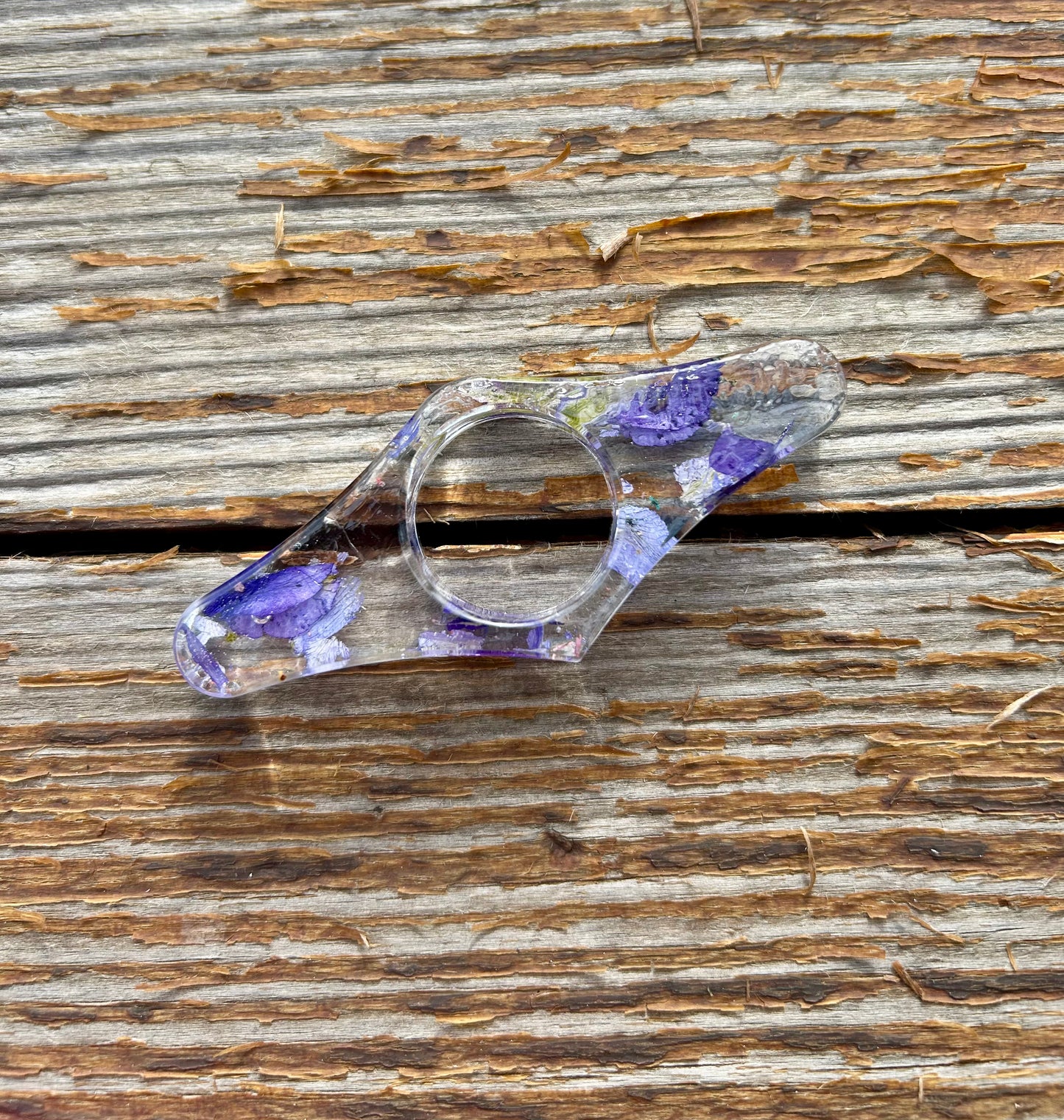Pressed Floral Resin Thumb Page Holder - Purple