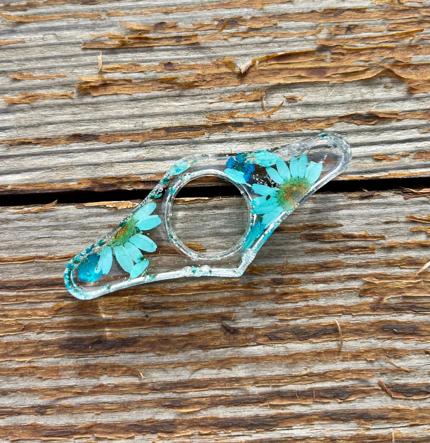 Pressed Floral Resin Thumb Page Holder - Blue Daisy