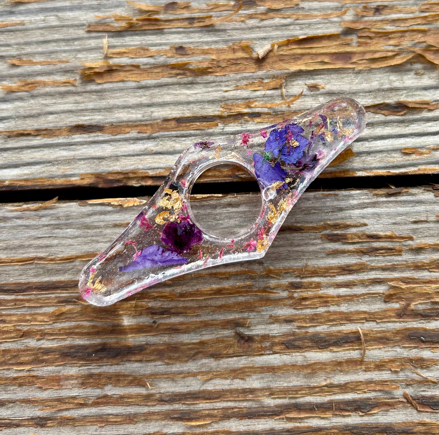 Pressed Floral Resin Thumb Page Holder - Purple/Pink