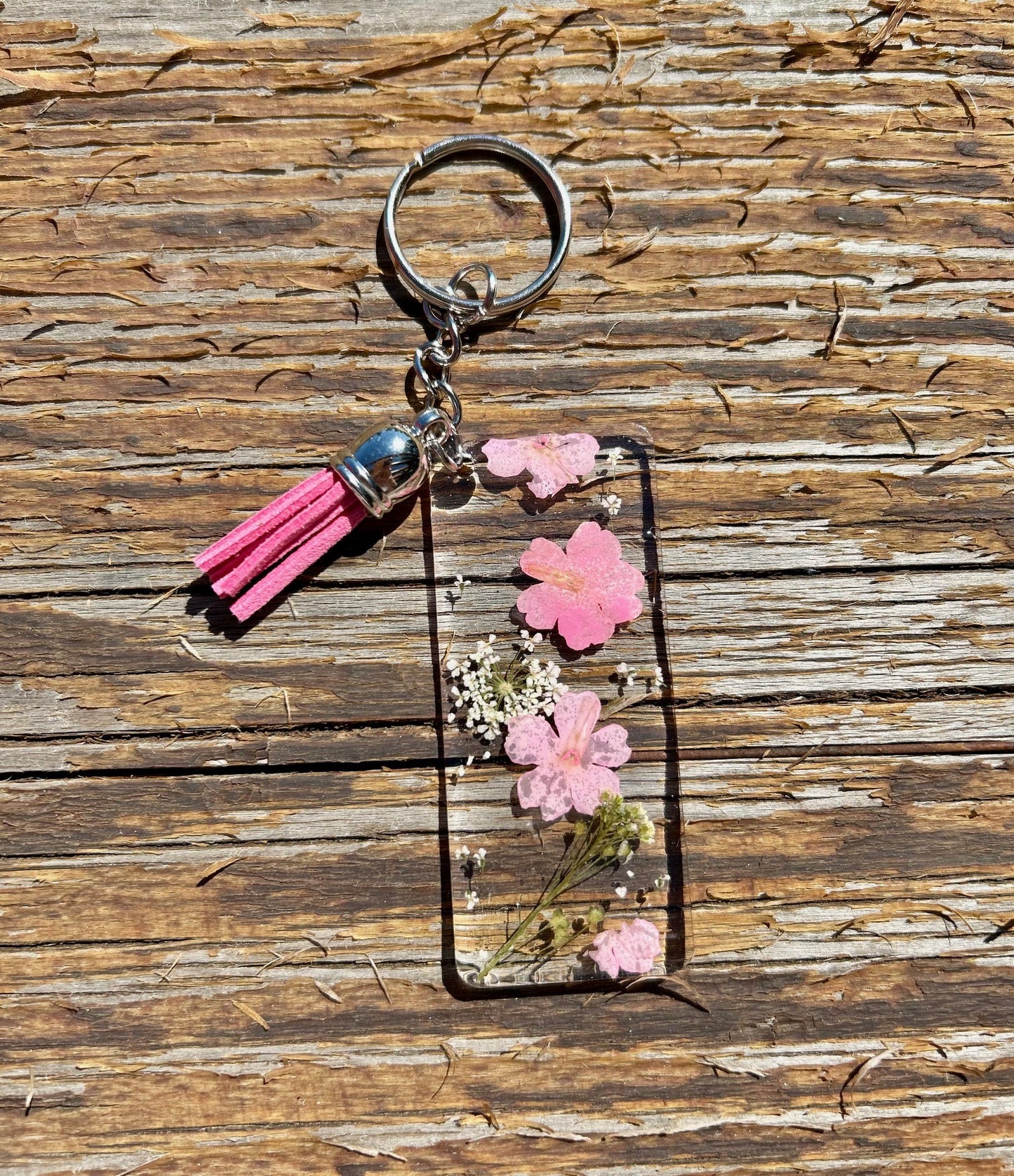 The Mae - Pressed Flower Resin Key Chain